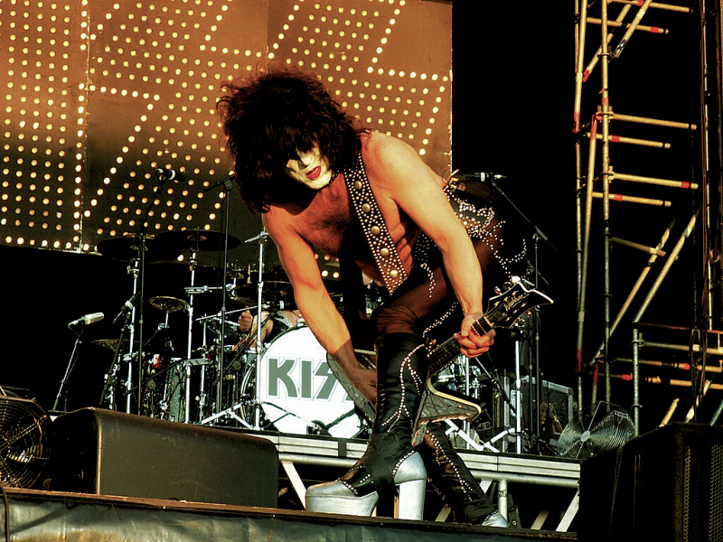 Paul Stanley performing in Nijmegen, 2008