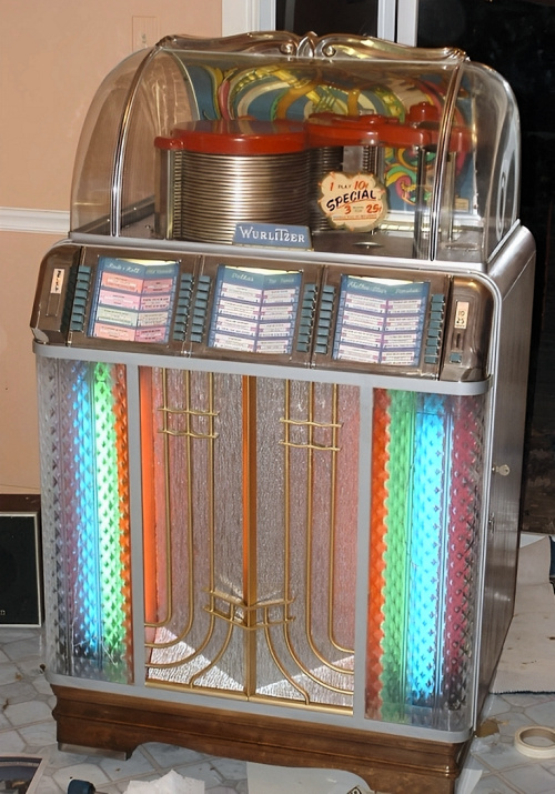 1951 Wurlitzer jukebox, fully restored